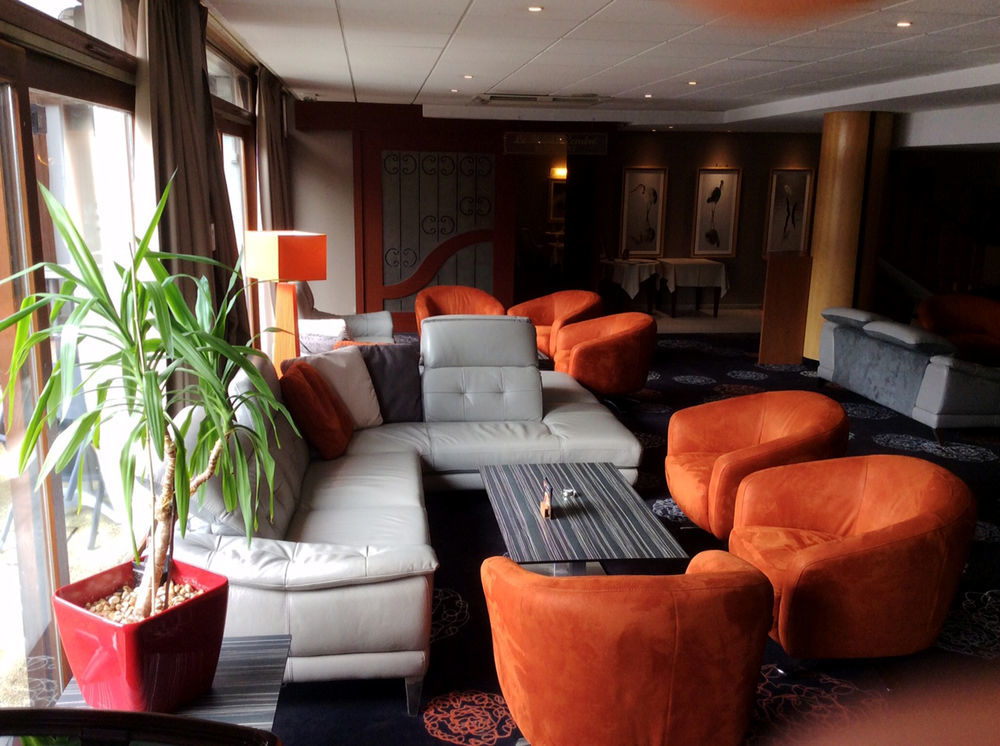 Domaine De La Foret D'Orient, Logis Hotel, Restaurant, Spa Et Golf Rouilly-Sacey Екстериор снимка